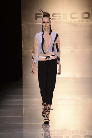 Sfilata Fisico by Cristina Ferrari Sfilata Fisico by Cristina Ferrari